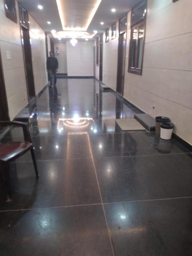 Hotel Uday Raj By Wb Inn Agra  Bagian luar foto